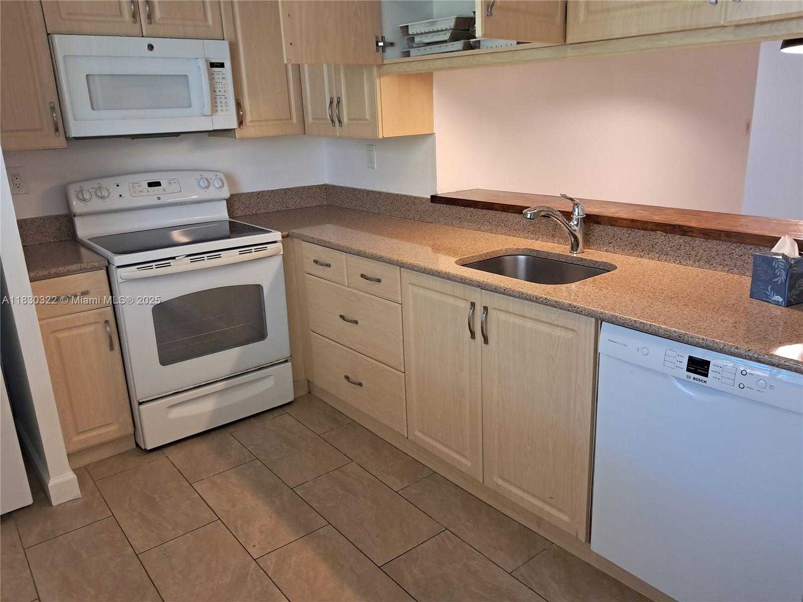 Small Image of 3559 MAGELLAN CIR #322-2, Aventura Number 5