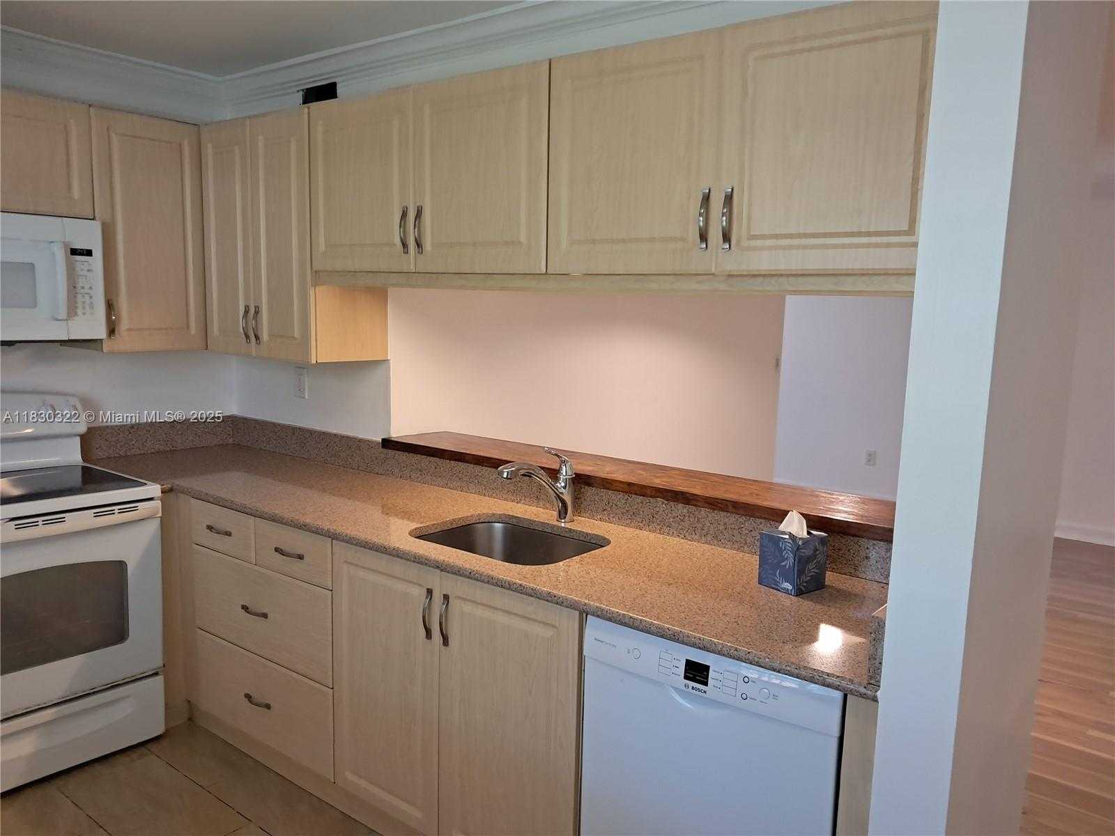 Small Image of 3559 MAGELLAN CIR #322-2, Aventura Number 7