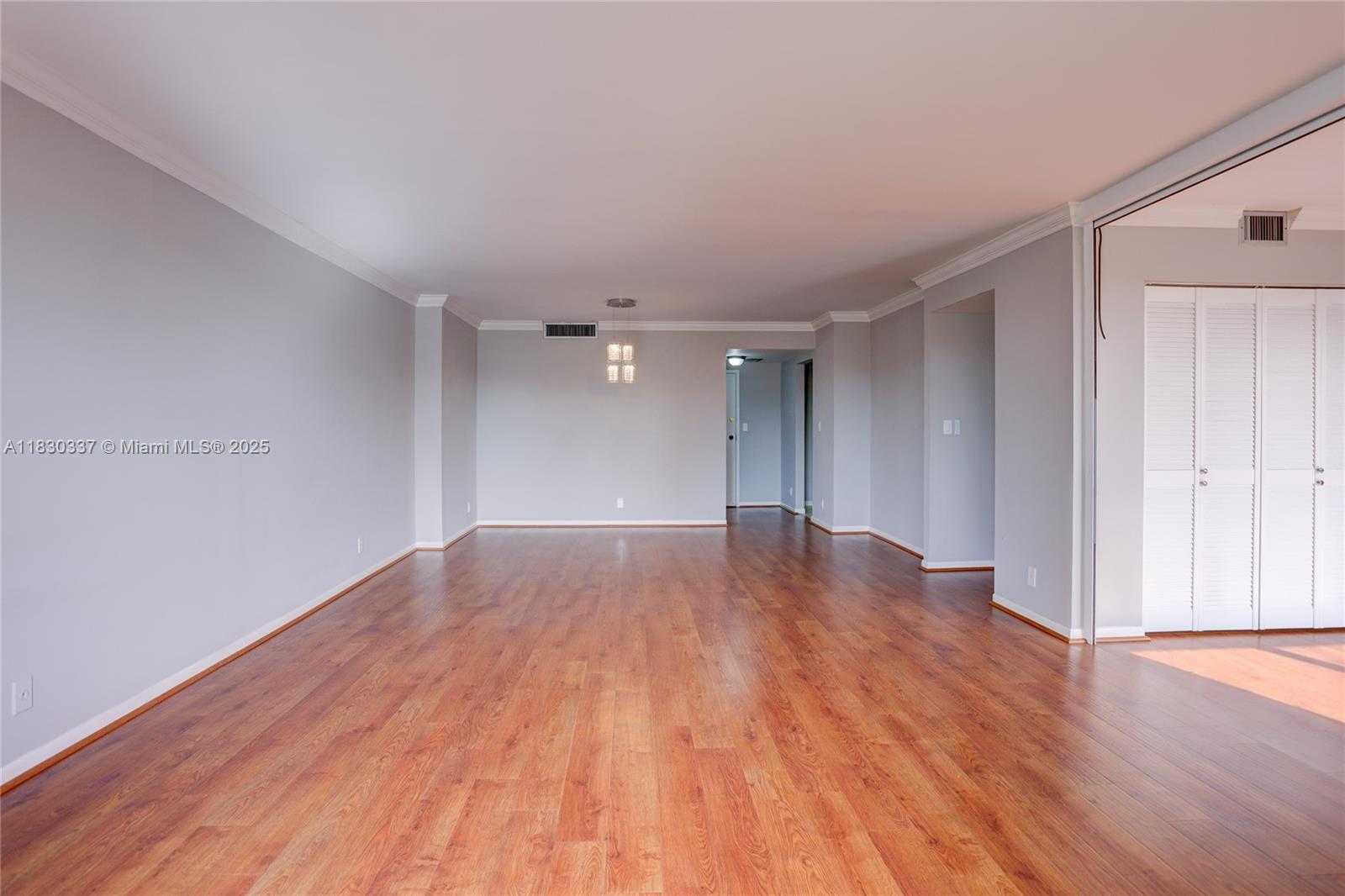 Small Image of 2500 PARKVIEW DR #405, Hallandale Beach Number 11