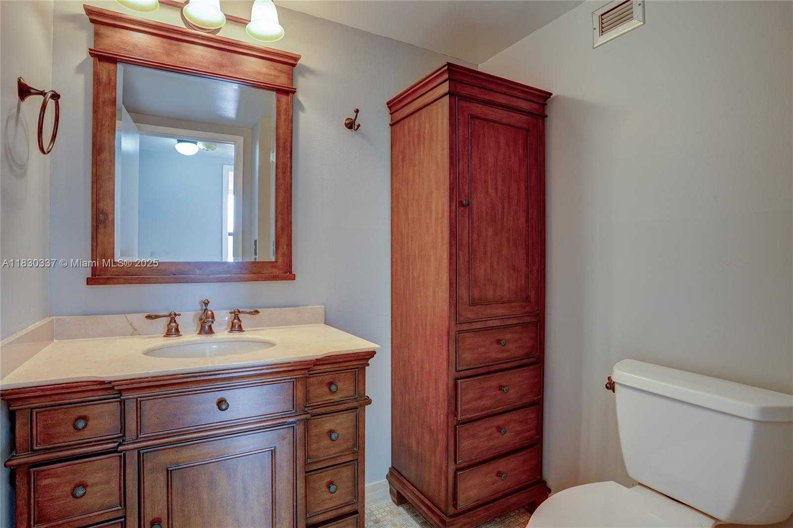 Small Image of 2500 PARKVIEW DR #405, Hallandale Beach Number 14