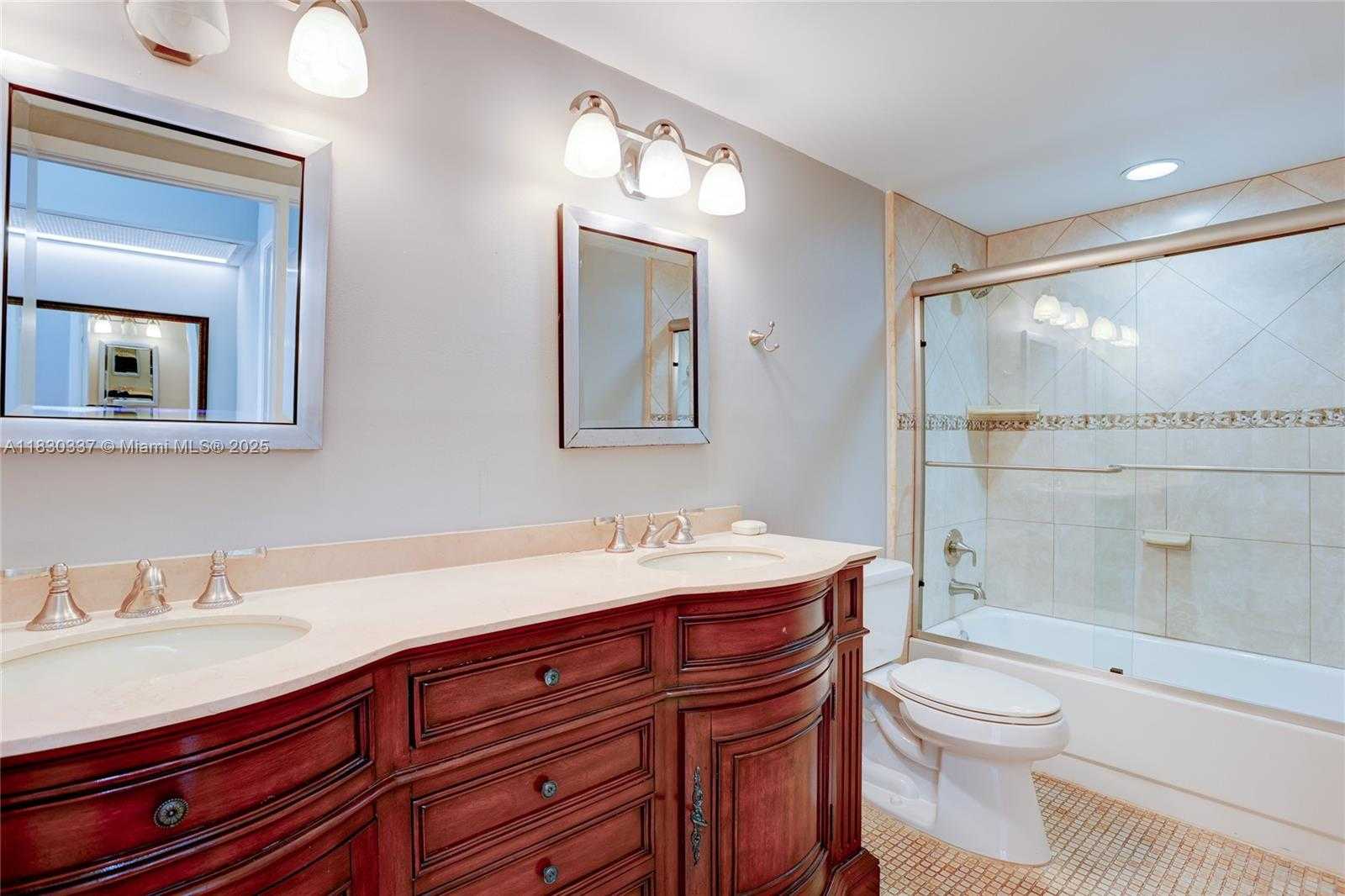 Small Image of 2500 PARKVIEW DR #405, Hallandale Beach Number 18