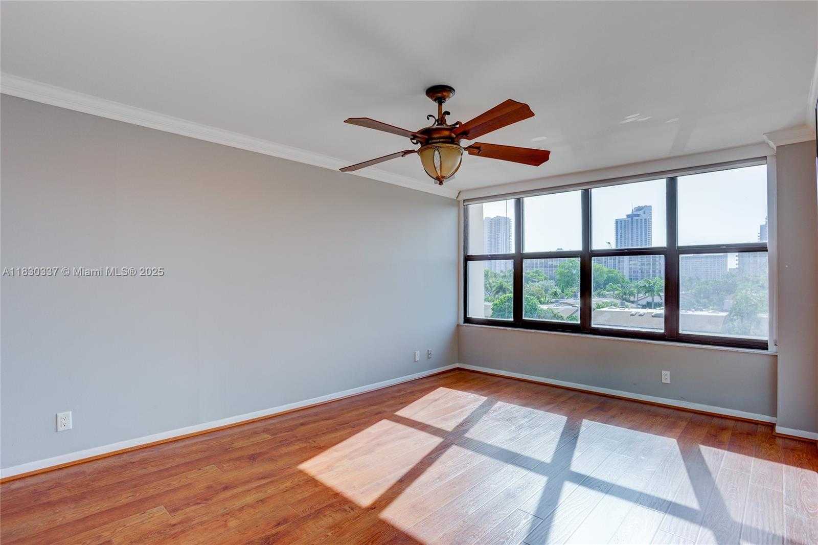 Small Image of 2500 PARKVIEW DR #405, Hallandale Beach Number 19