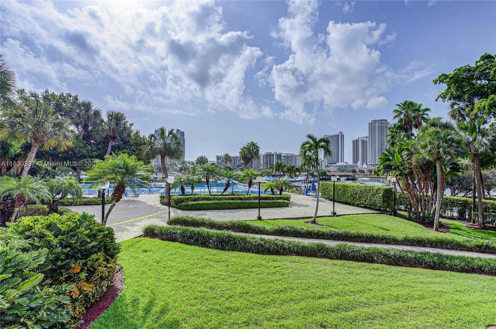 Small Image of 2500 PARKVIEW DR #405, Hallandale Beach Number 27