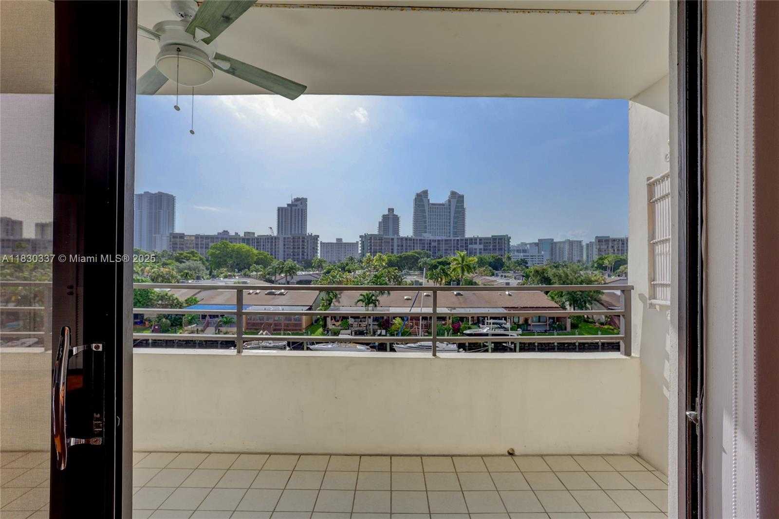 Small Image of 2500 PARKVIEW DR #405, Hallandale Beach Number 38