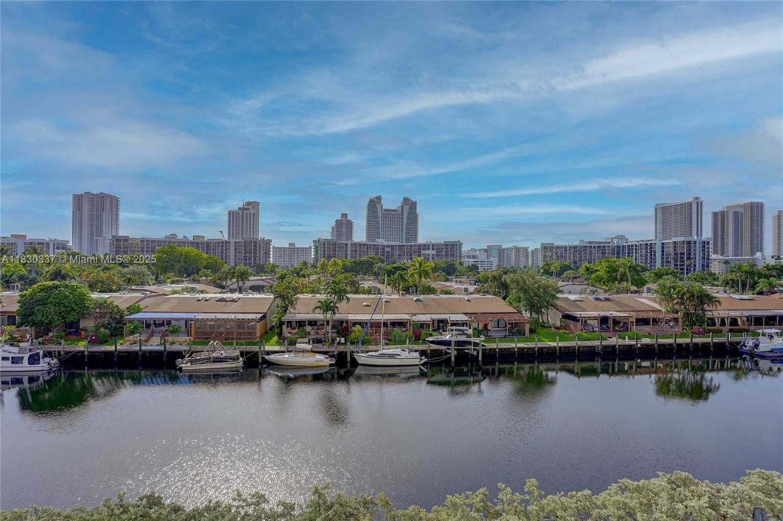 Small Image of 2500 PARKVIEW DR #405, Hallandale Beach Number 5