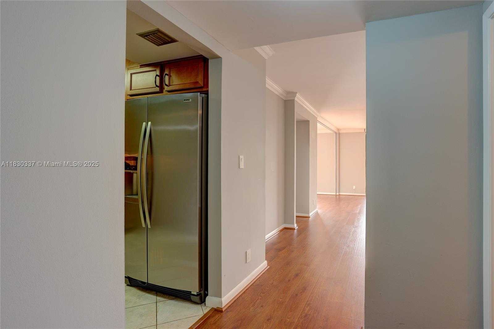 Small Image of 2500 PARKVIEW DR #405, Hallandale Beach Number 9