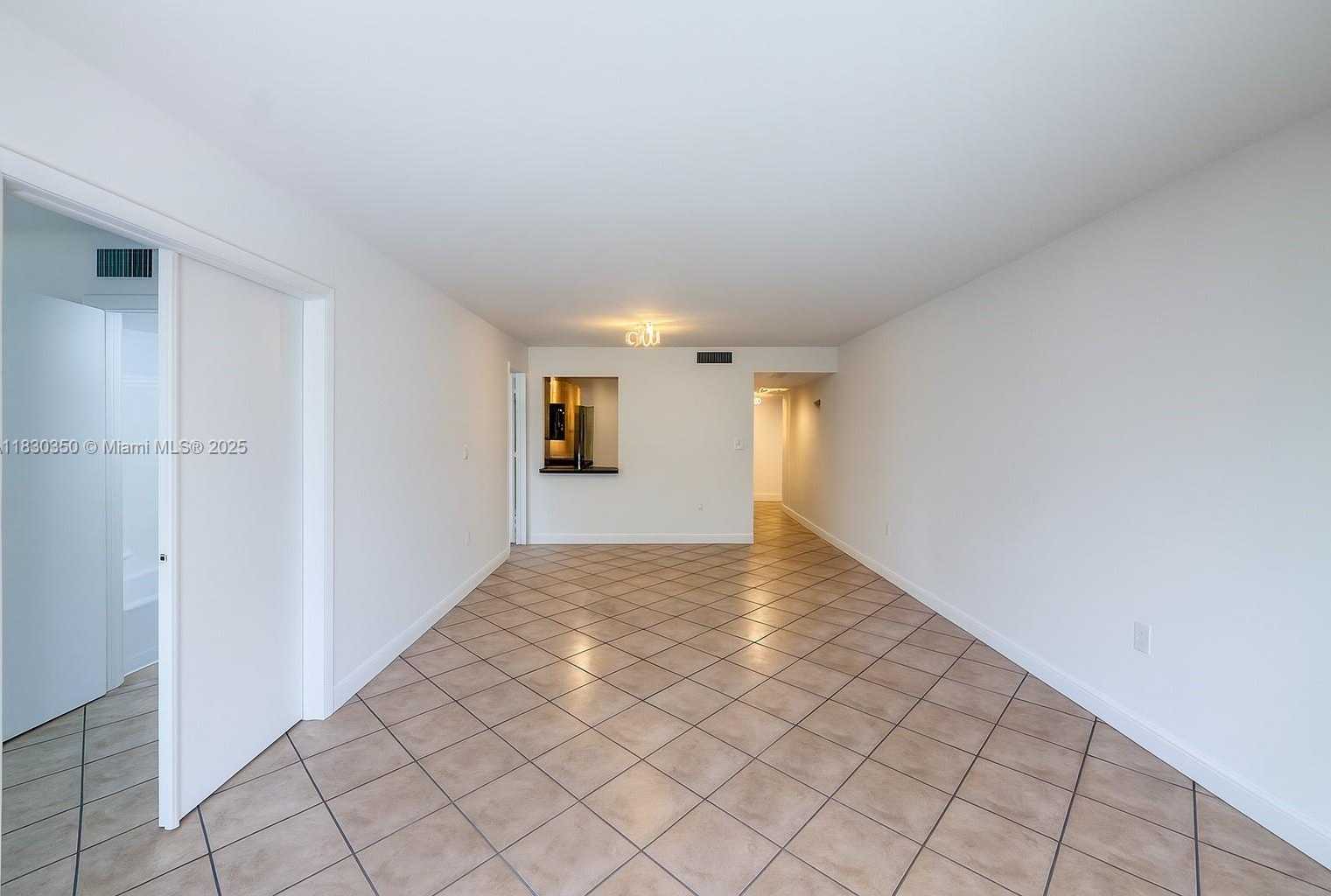 Small Image of 1250 LINCOLN RD #203, Miami Beach Number 2
