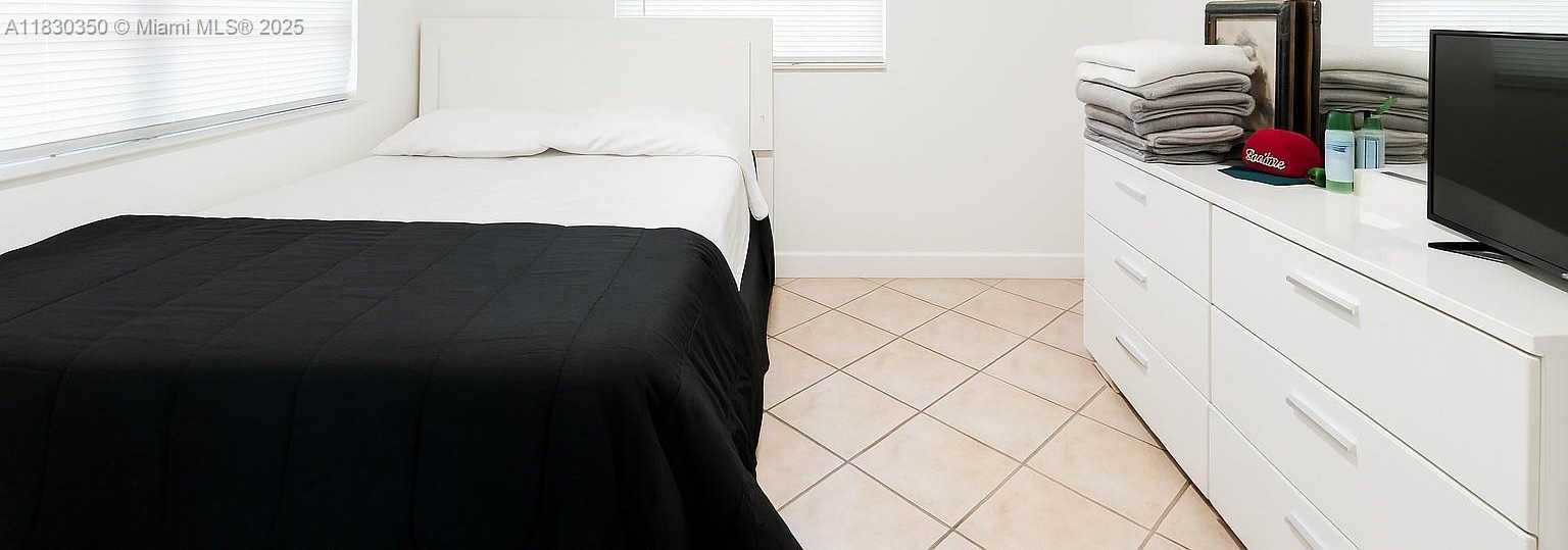 Small Image of 1250 LINCOLN RD #203, Miami Beach Number 5