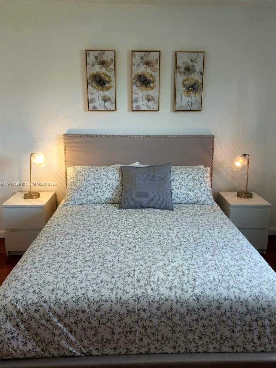 Small Image of 1100 ALTON RD #3C, Miami Beach Number 12