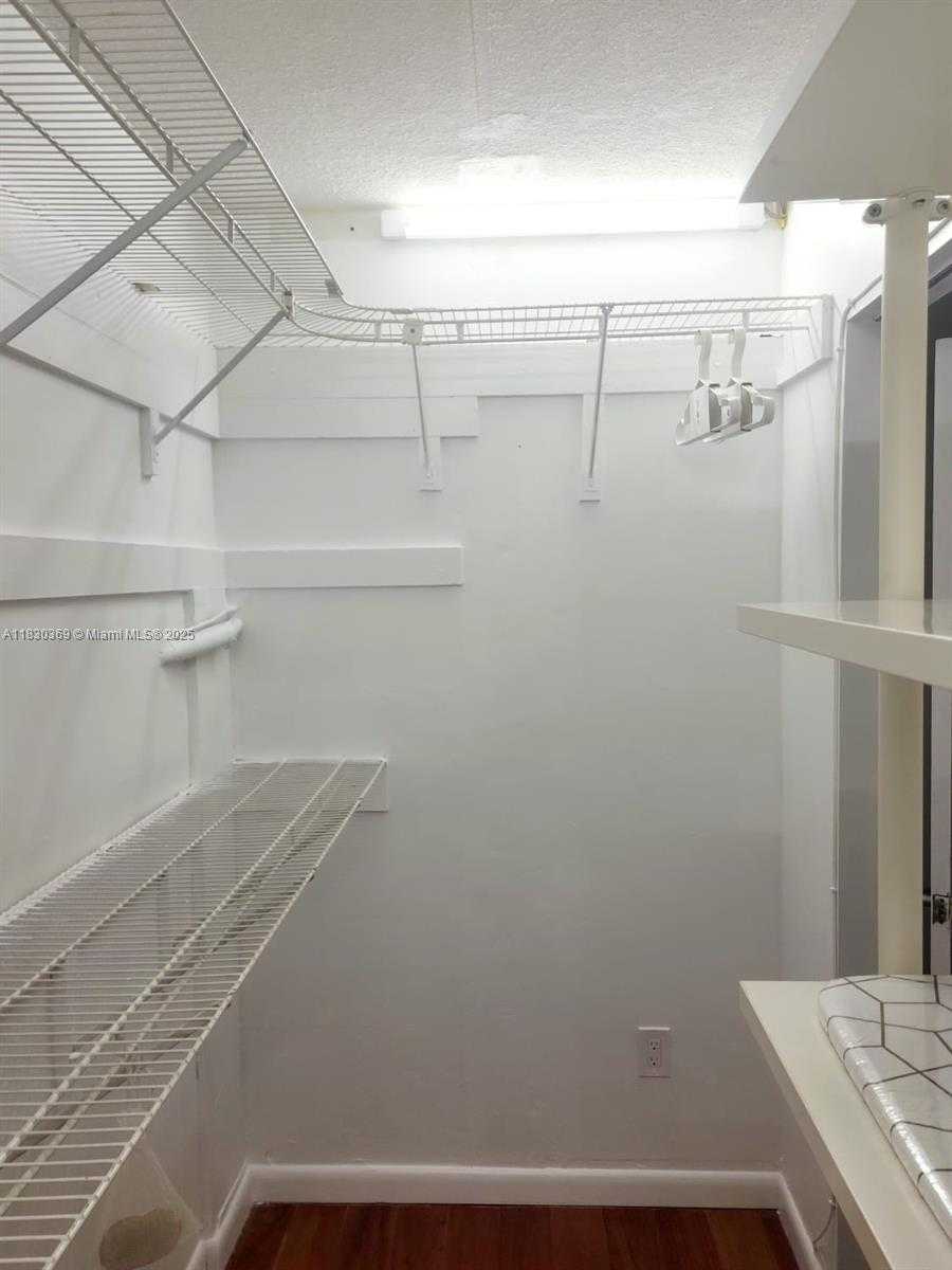 Small Image of 1100 ALTON RD #3C, Miami Beach Number 15