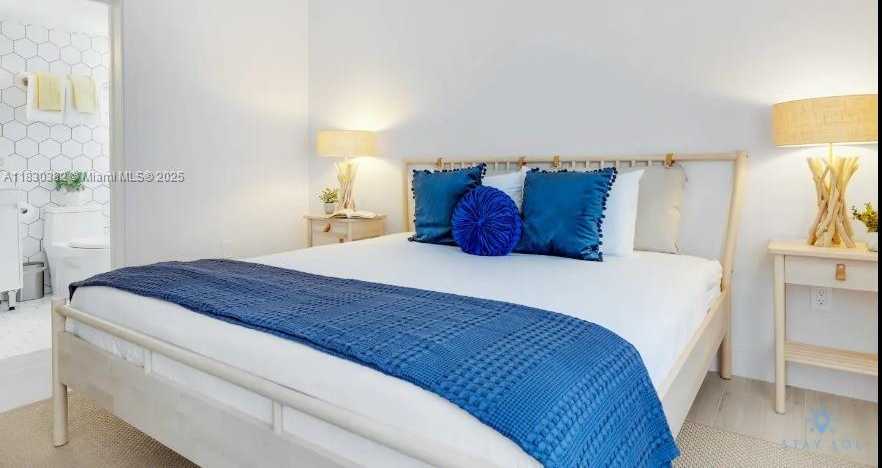 Small Image of 7326 COLLINS AVE #201, Miami Beach Number 10