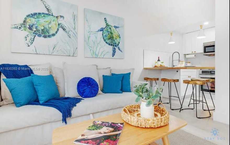 Small Image of 7326 COLLINS AVE #201, Miami Beach Number 12