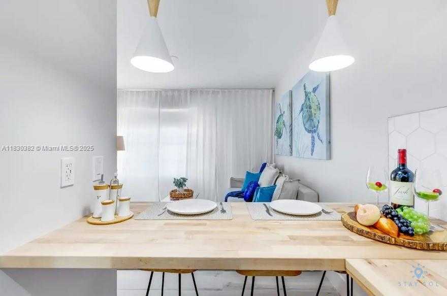 Small Image of 7326 COLLINS AVE #201, Miami Beach Number 2