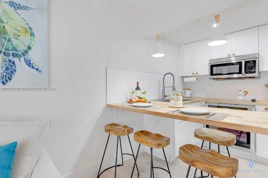 Small Image of 7326 COLLINS AVE #201, Miami Beach Number 5