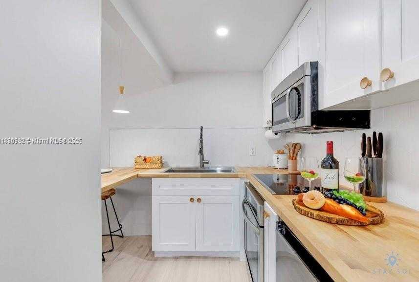 Small Image of 7326 COLLINS AVE #201, Miami Beach Number 7