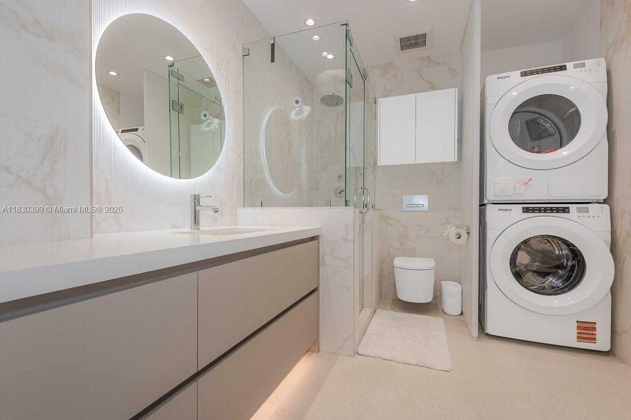 Small Image of 2301 COLLINS AVE #PH20, Miami Beach Number 19
