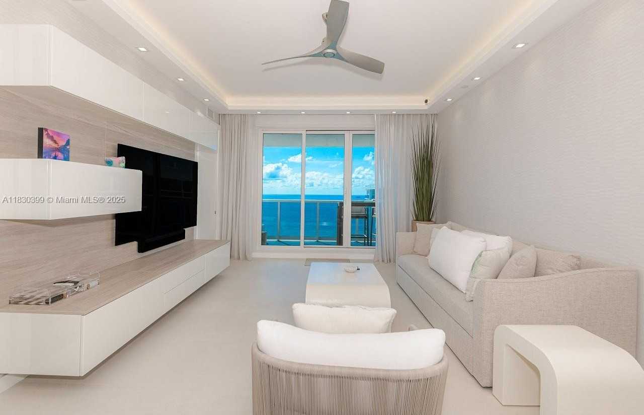 Small Image of 2301 COLLINS AVE #PH20, Miami Beach Number 2