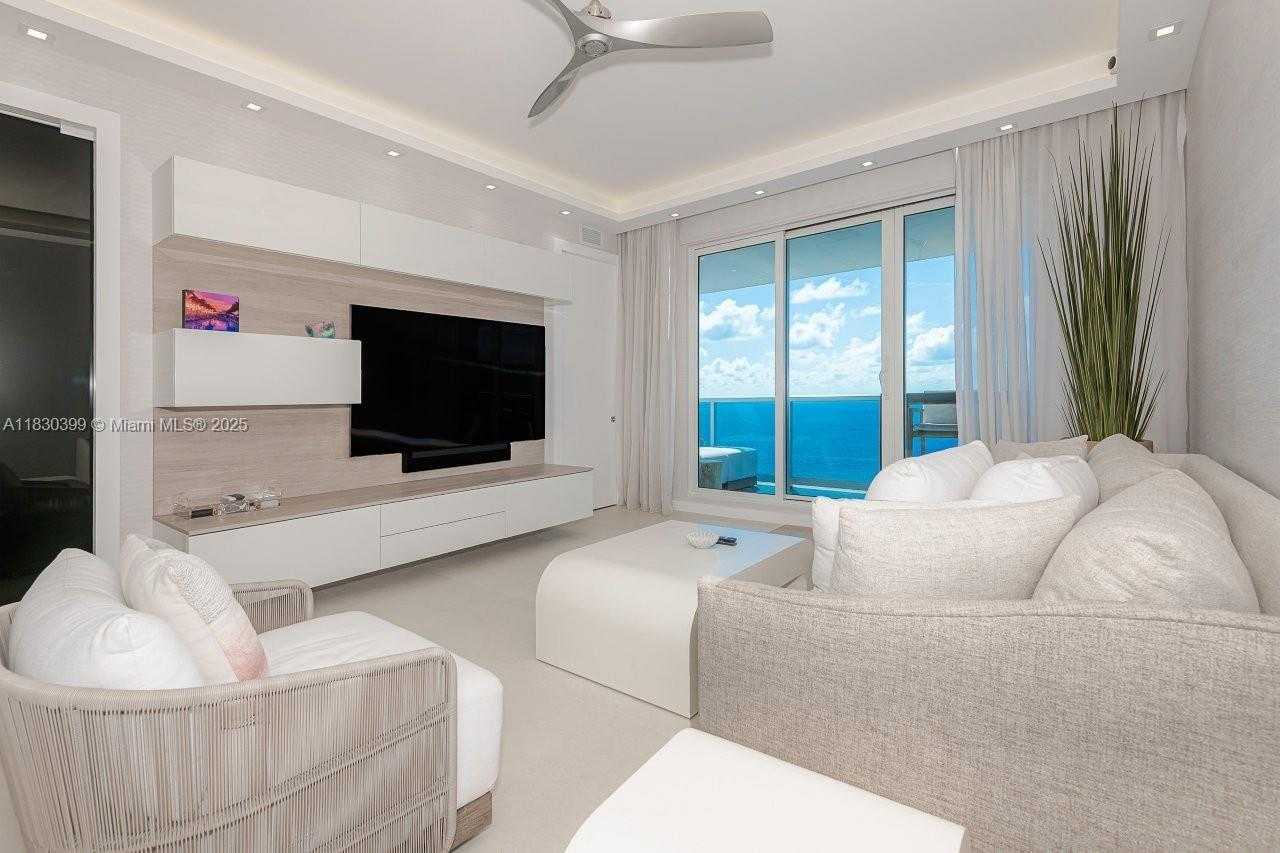 Small Image of 2301 COLLINS AVE #PH20, Miami Beach Number 3