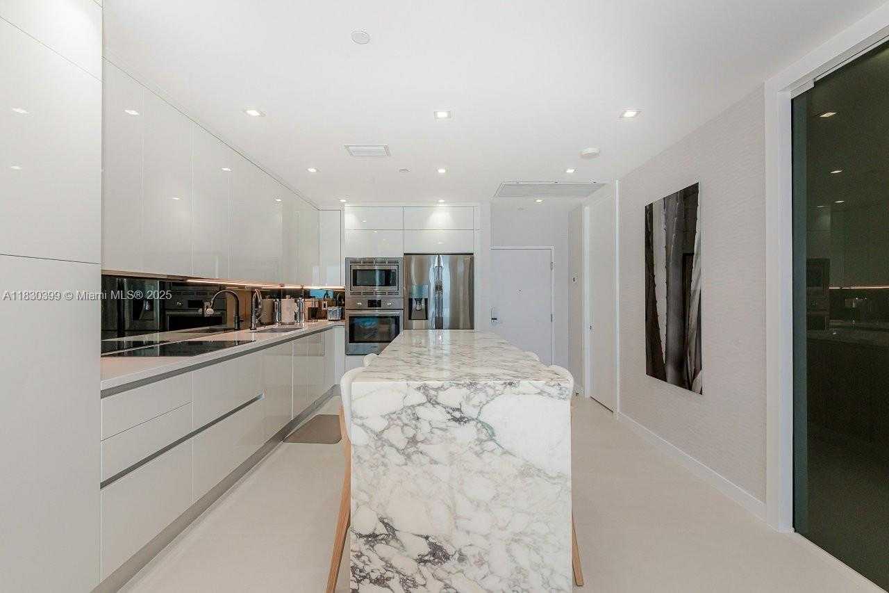Small Image of 2301 COLLINS AVE #PH20, Miami Beach Number 7