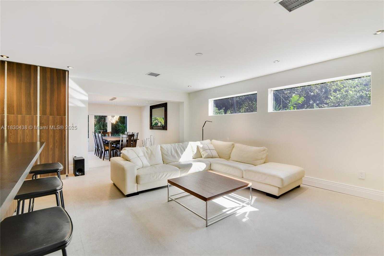 Small Image of 20701 NORTH EAST 21ST CT, Miami Number 11