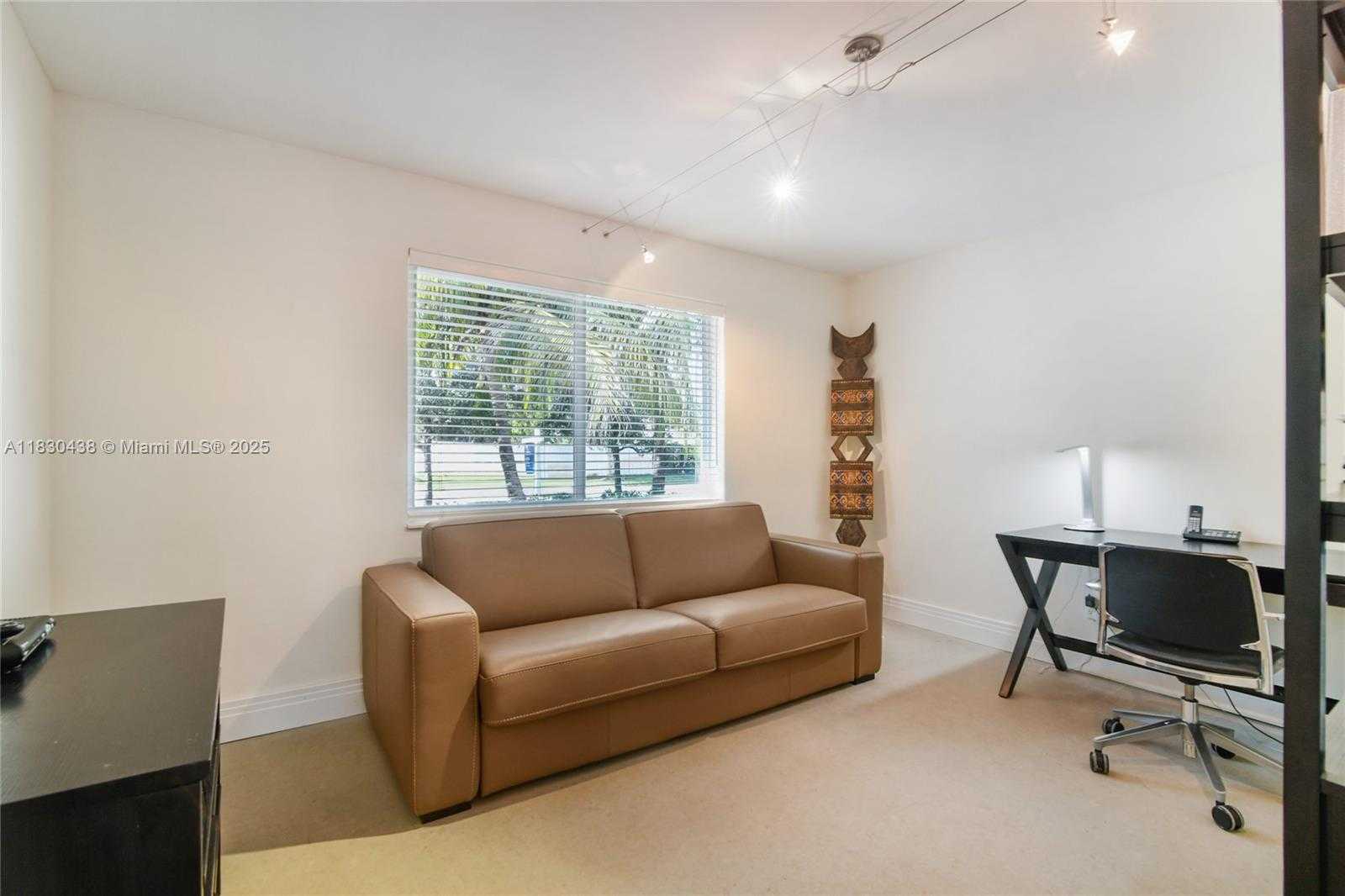 Small Image of 20701 NORTH EAST 21ST CT, Miami Number 15
