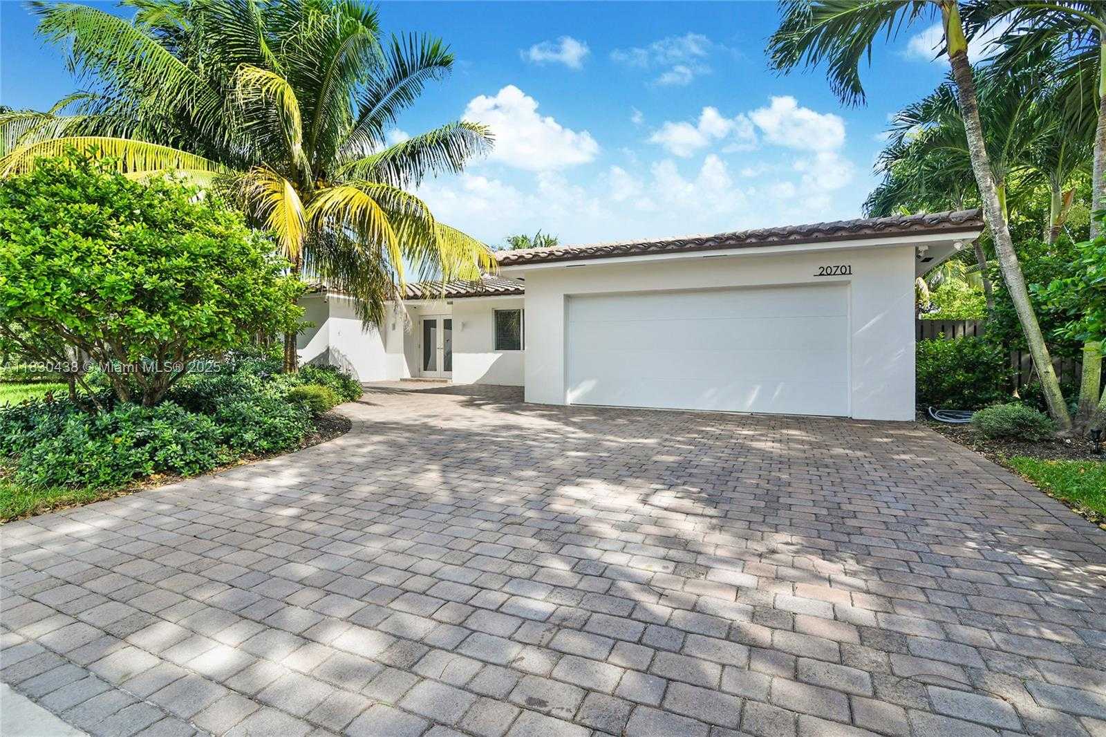 Small Image of 20701 NORTH EAST 21ST CT, Miami Number 2