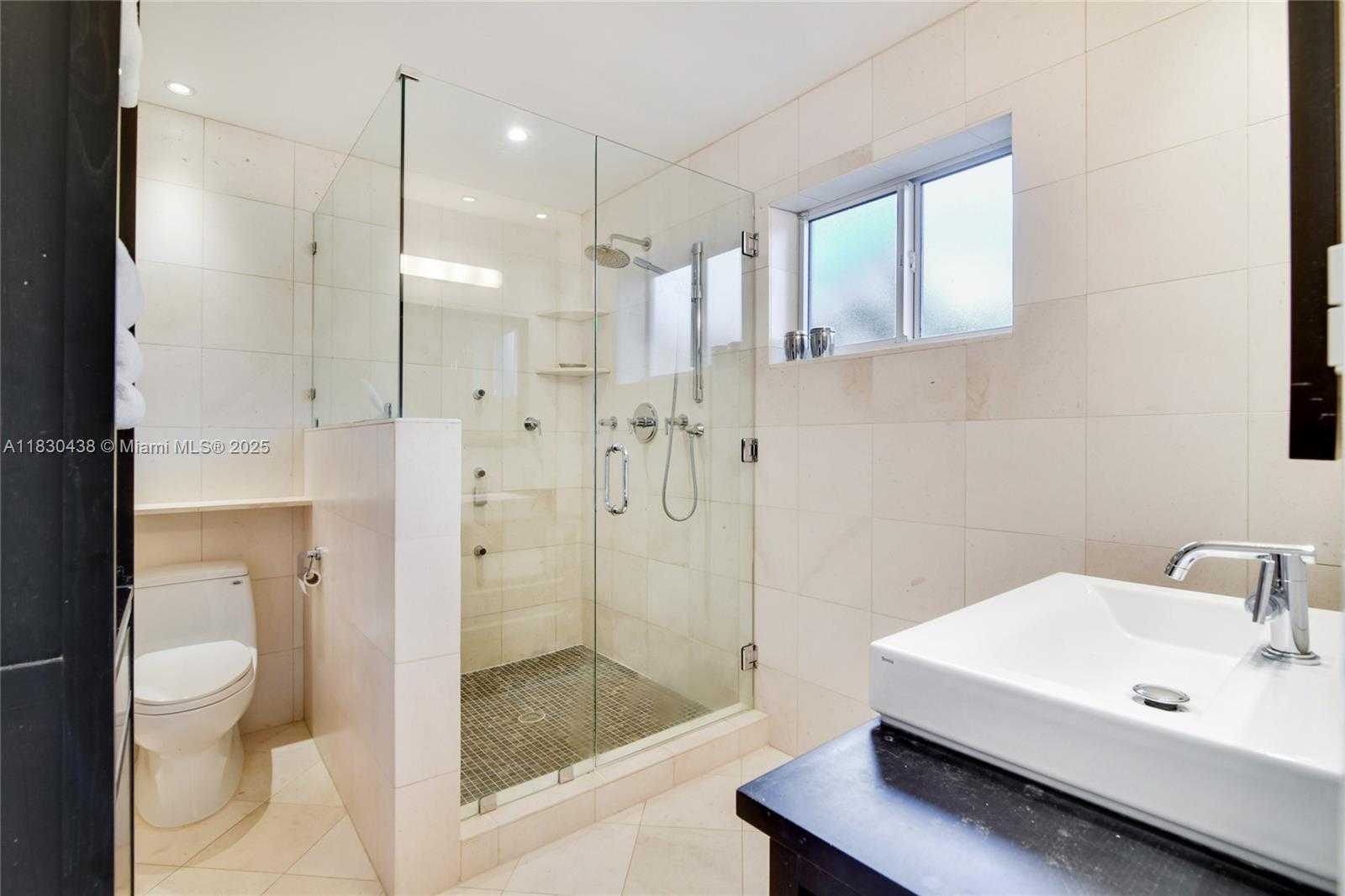 Small Image of 20701 NORTH EAST 21ST CT, Miami Number 22