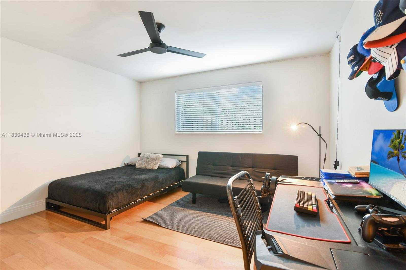 Small Image of 20701 NORTH EAST 21ST CT, Miami Number 27