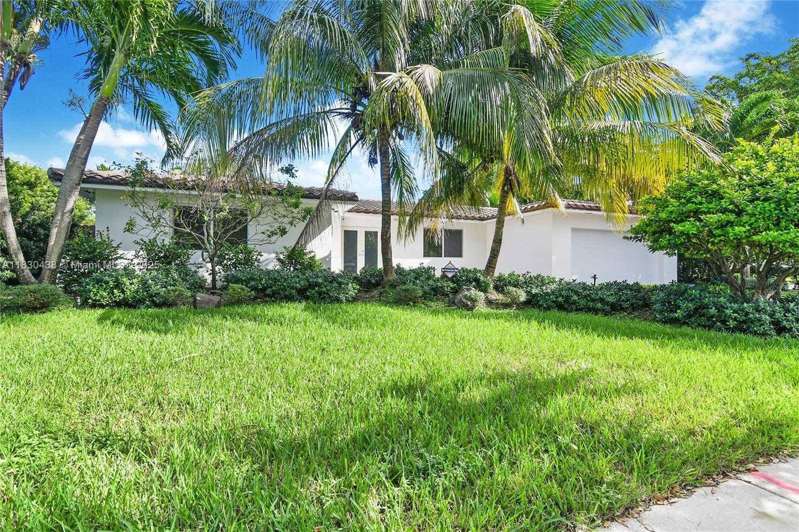 Small Image of 20701 NORTH EAST 21ST CT, Miami Number 3