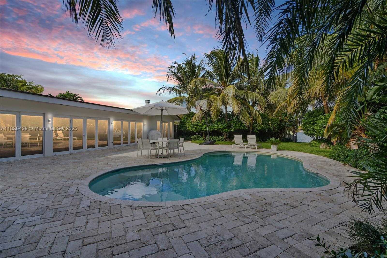 Small Image of 20701 NORTH EAST 21ST CT, Miami Number 30