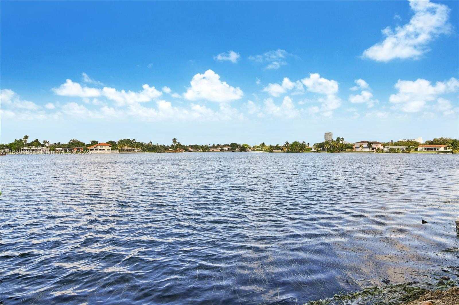 Small Image of 20701 NORTH EAST 21ST CT, Miami Number 32