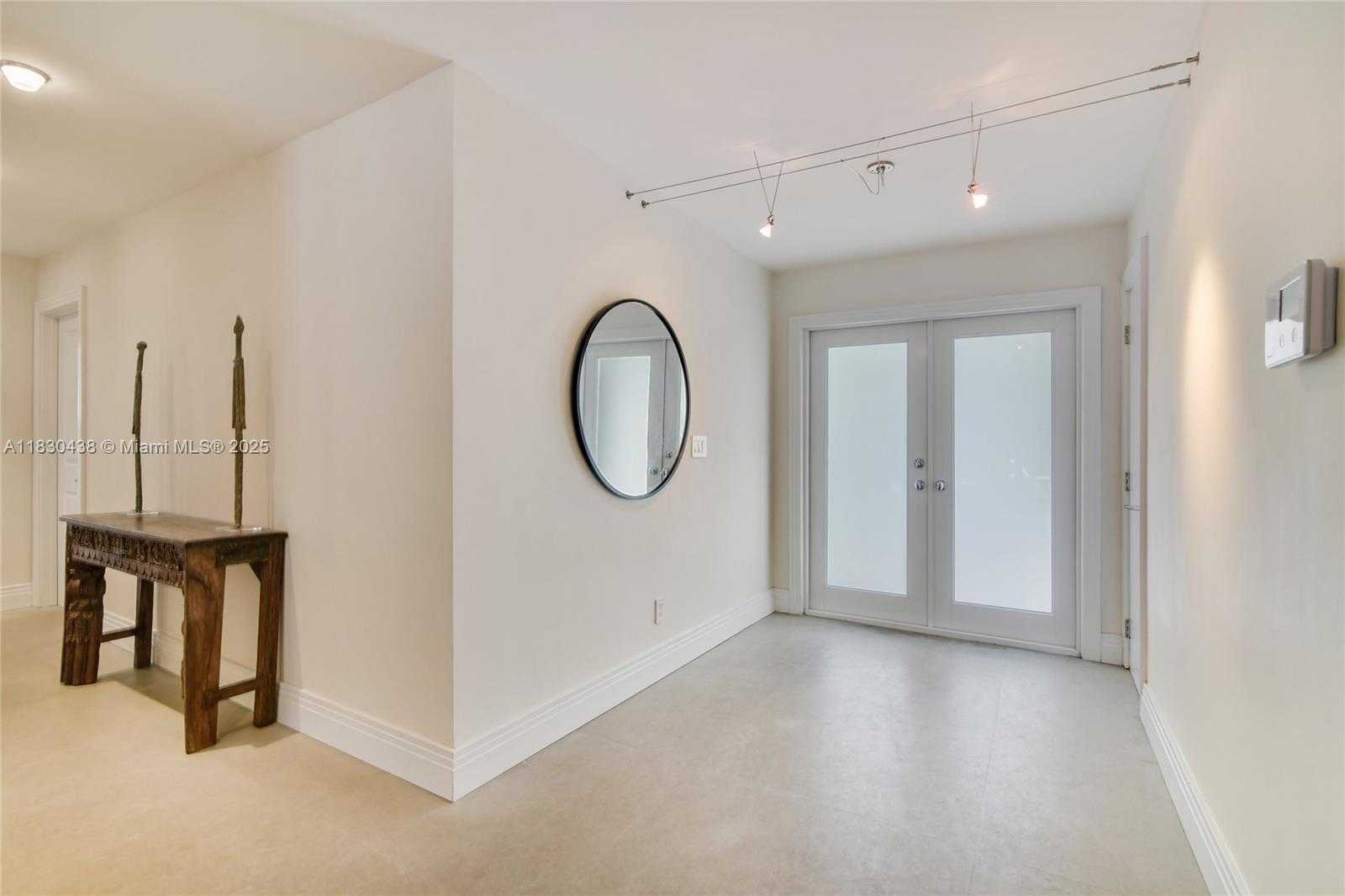 Small Image of 20701 NORTH EAST 21ST CT, Miami Number 4