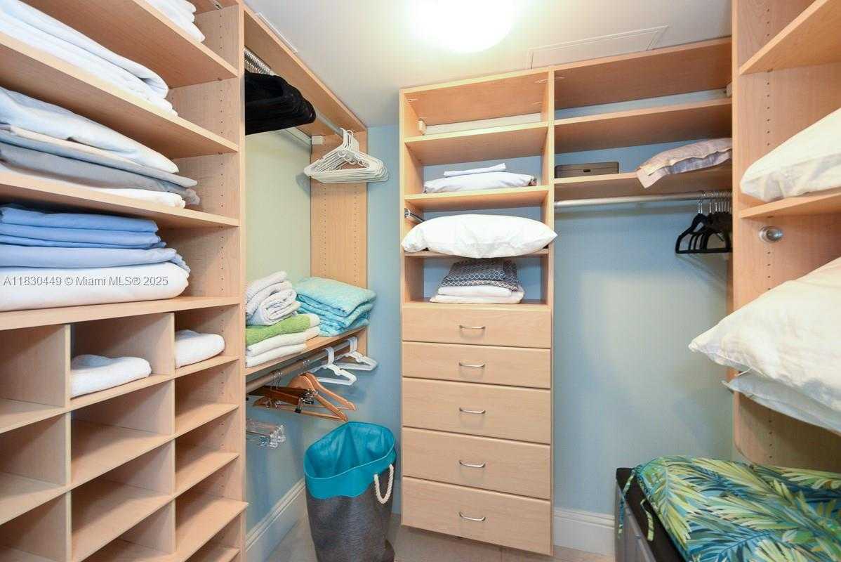 Small Image of 1830 SOUTH OCEAN DR #3402, Hallandale Beach Number 16