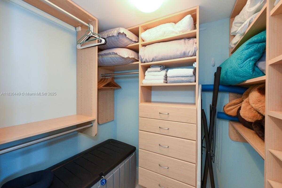 Small Image of 1830 SOUTH OCEAN DR #3402, Hallandale Beach Number 17