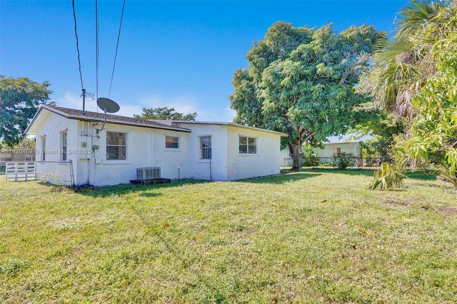 Small Image of 3431 NORTH WEST 5TH PL, Lauderhill Number 25