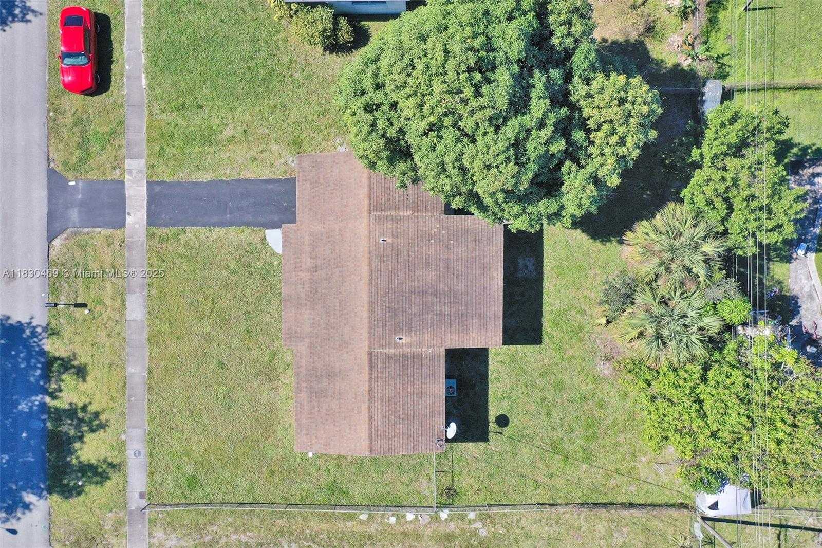 Small Image of 3431 NORTH WEST 5TH PL, Lauderhill Number 27