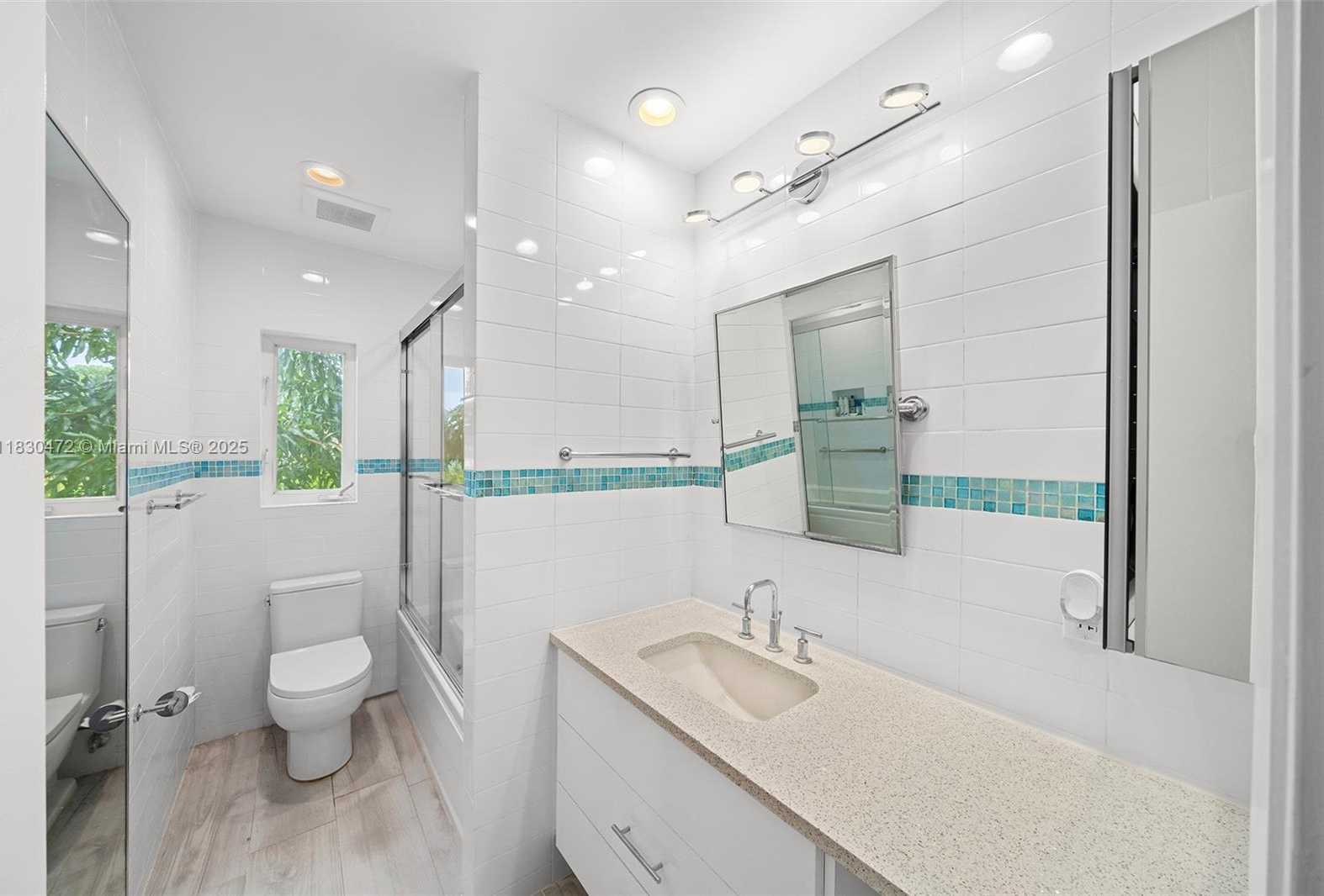Small Image of 6001 NORTH BAY RD, Miami Beach Number 10