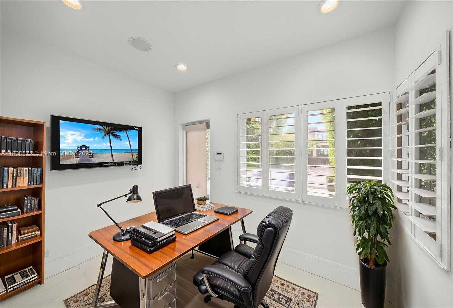 Small Image of 6001 NORTH BAY RD, Miami Beach Number 15