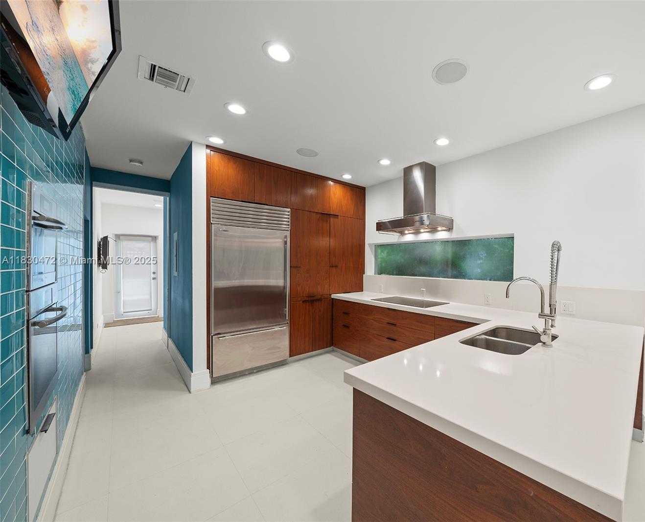 Small Image of 6001 NORTH BAY RD, Miami Beach Number 3