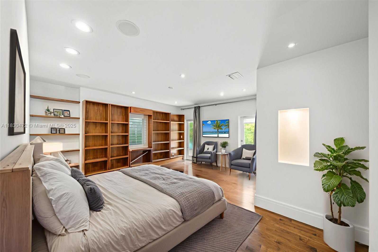 Small Image of 6001 NORTH BAY RD, Miami Beach Number 6