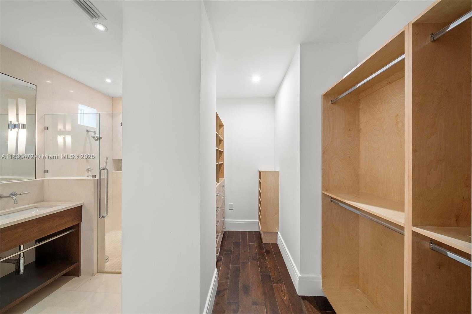Small Image of 6001 NORTH BAY RD, Miami Beach Number 7
