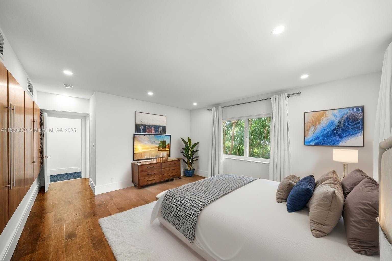 Small Image of 6001 NORTH BAY RD, Miami Beach Number 9