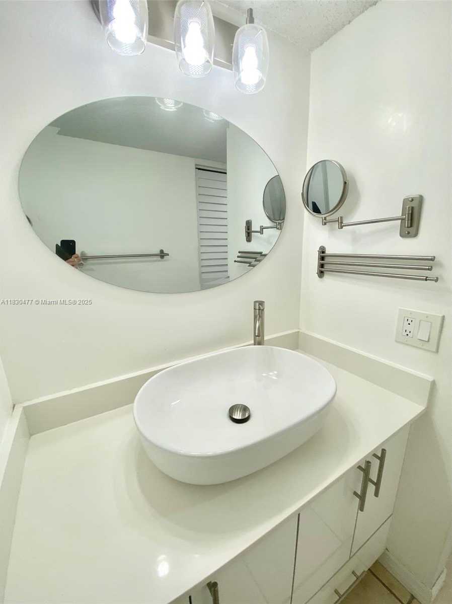 Small Image of 9911 WEST OKEECHOBEE RD #1-402, Hialeah Gardens Number 15