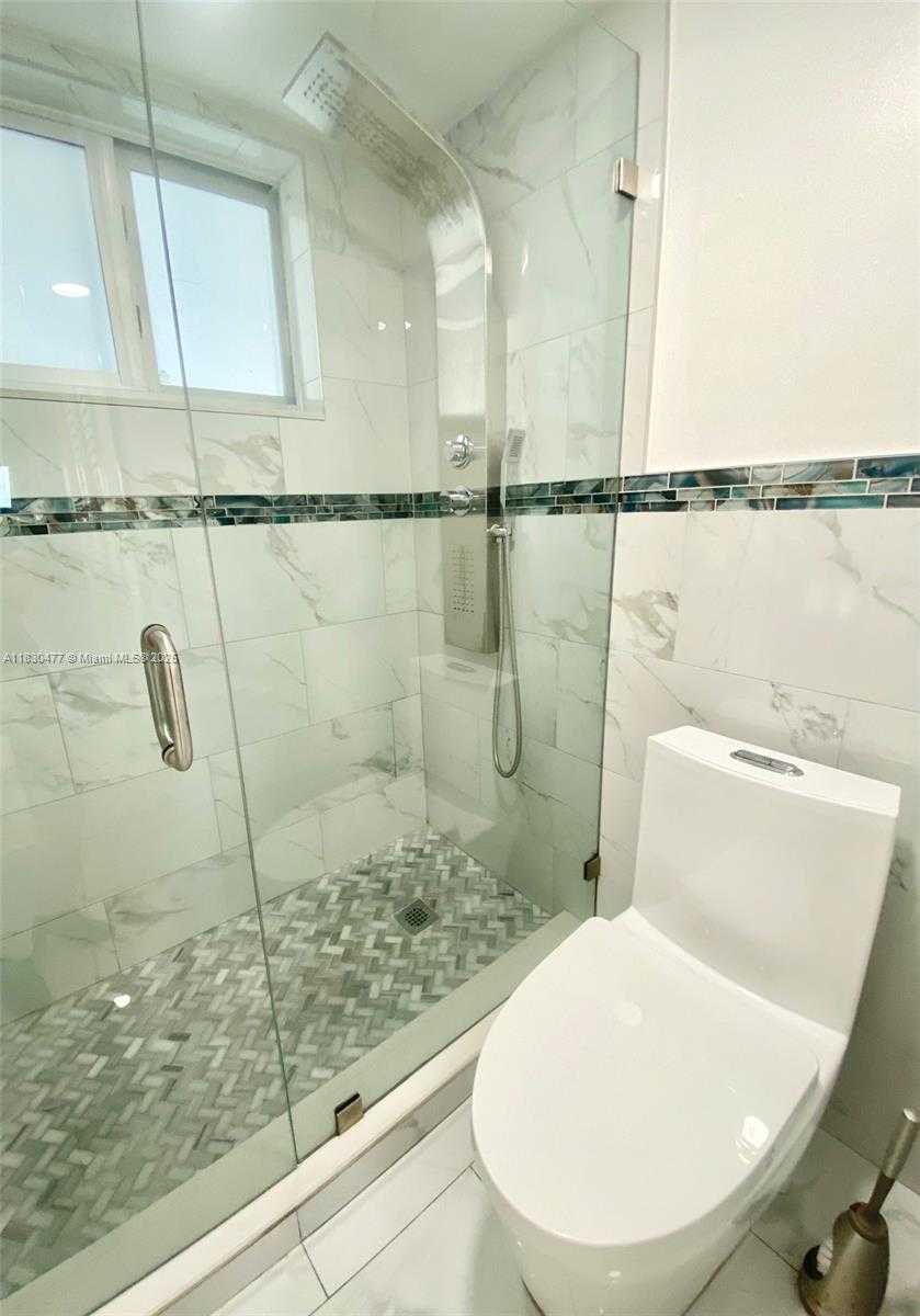 Small Image of 9911 WEST OKEECHOBEE RD #1-402, Hialeah Gardens Number 17