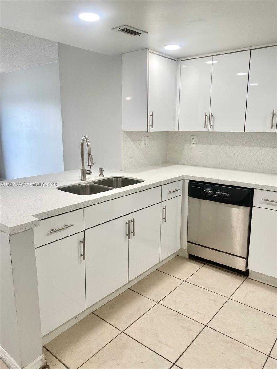 Small Image of 9911 WEST OKEECHOBEE RD #1-402, Hialeah Gardens Number 23