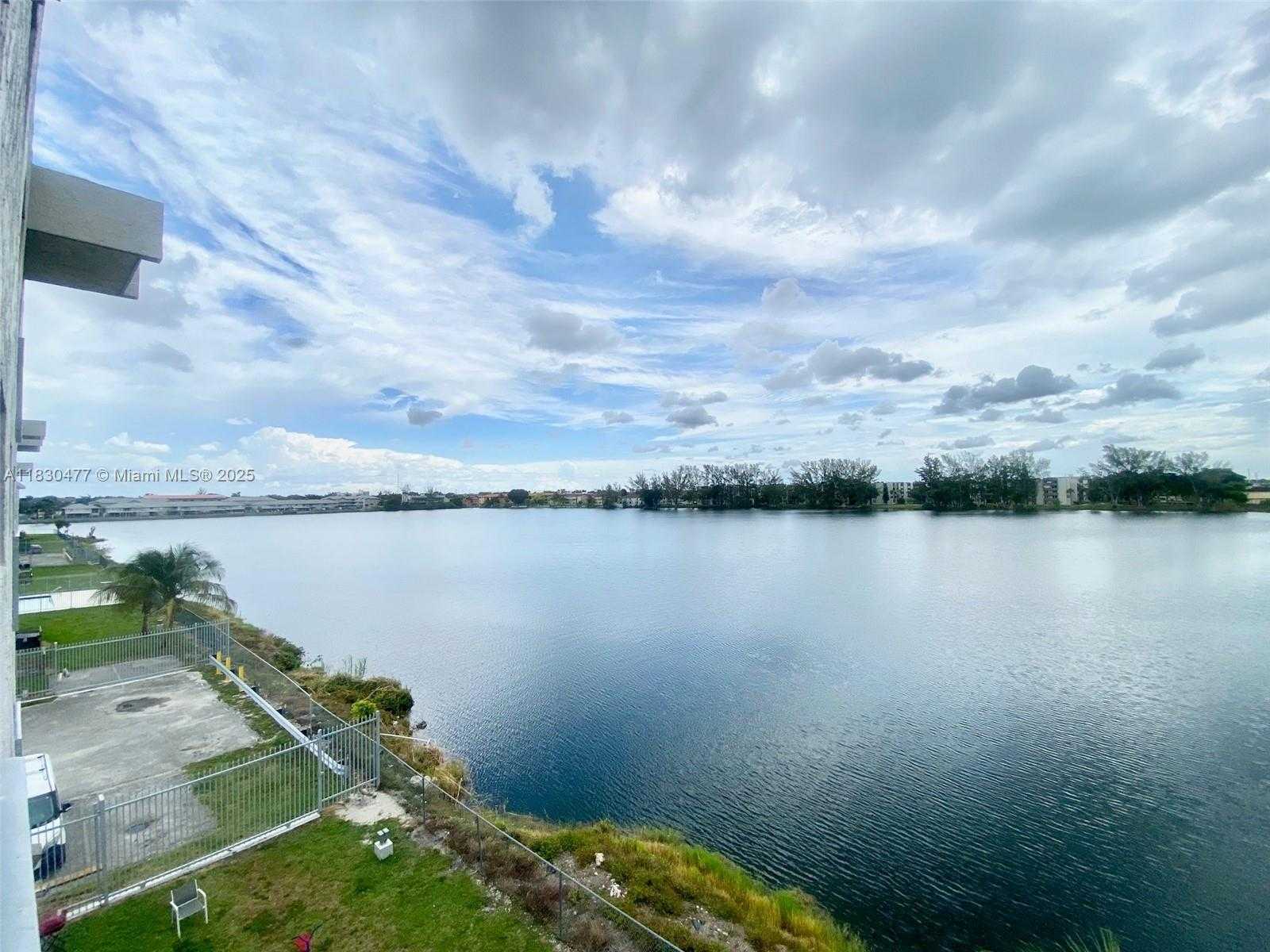 Small Image of 9911 WEST OKEECHOBEE RD #1-402, Hialeah Gardens Number 26