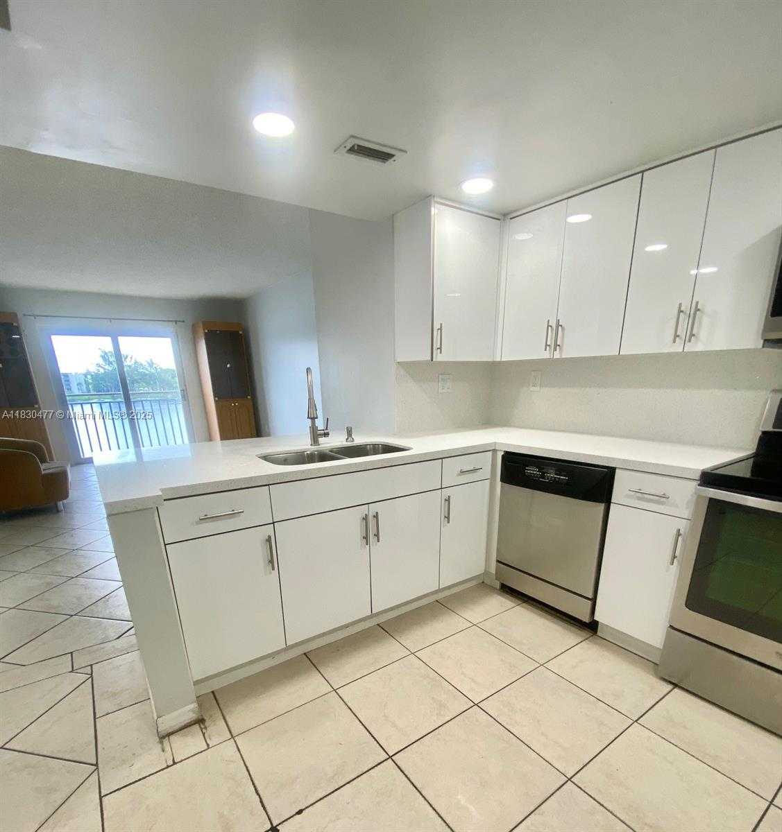 Small Image of 9911 WEST OKEECHOBEE RD #1-402, Hialeah Gardens Number 7