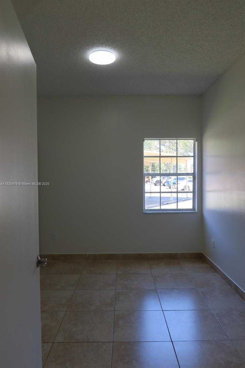 Small Image of 18340 NORTH WEST 68TH AVE #A, Hialeah Number 7