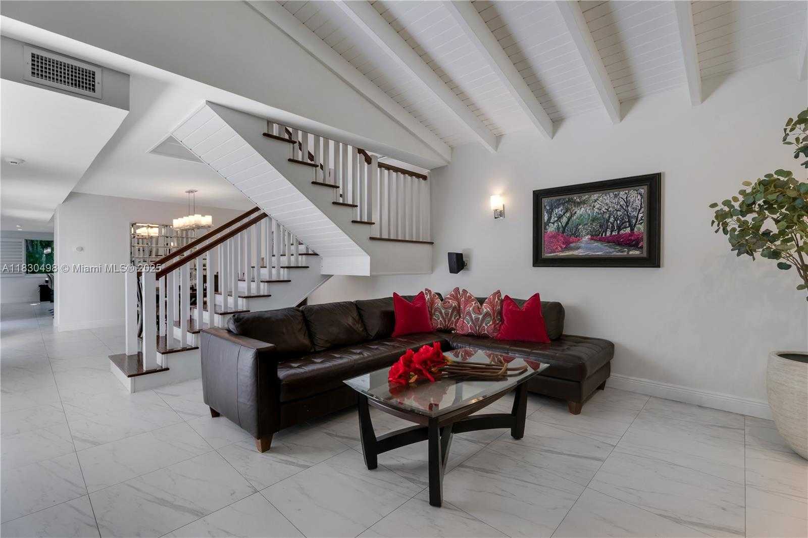 Small Image of 4830 SAN AMARO DR, Coral Gables Number 10
