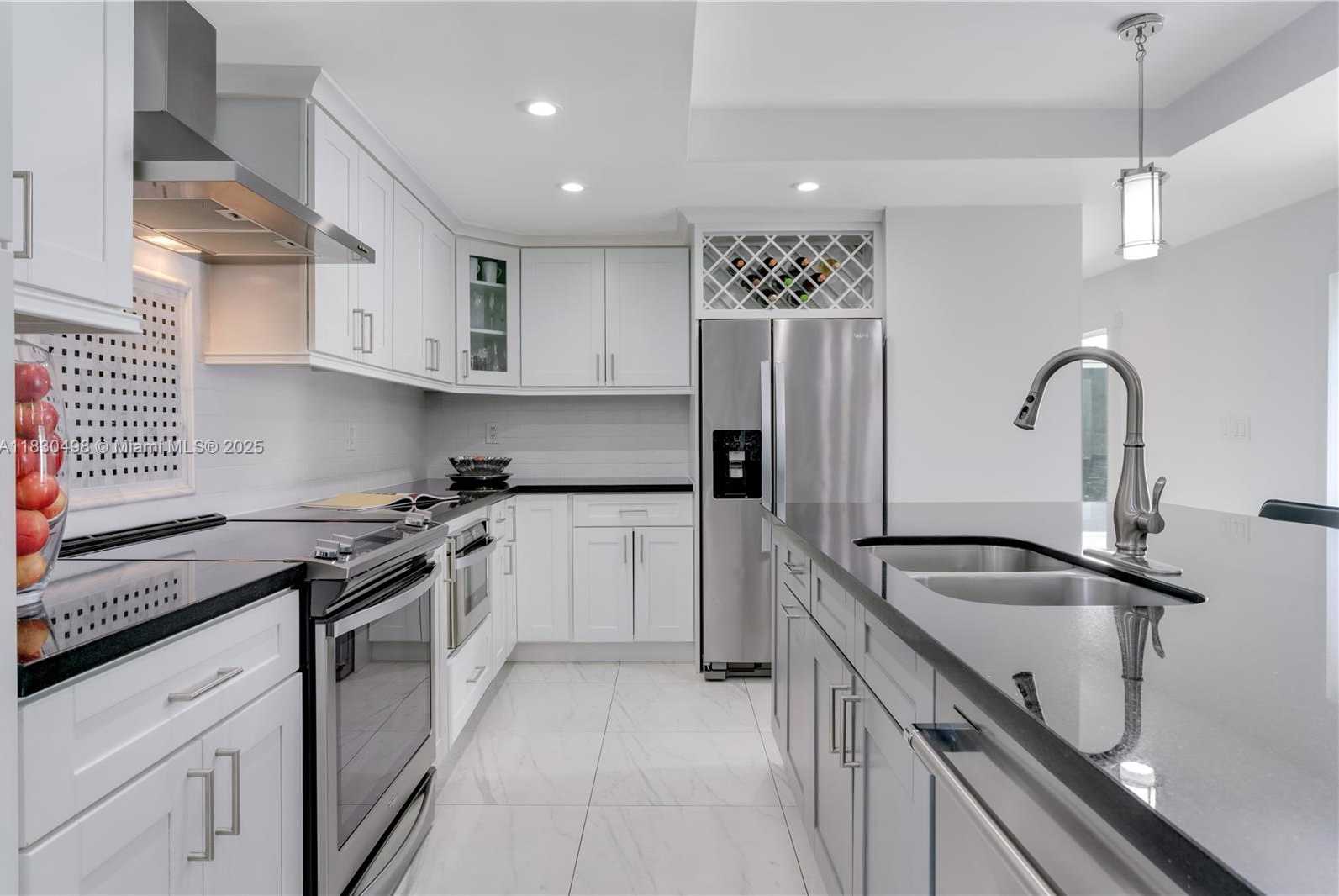 Small Image of 4830 SAN AMARO DR, Coral Gables Number 20